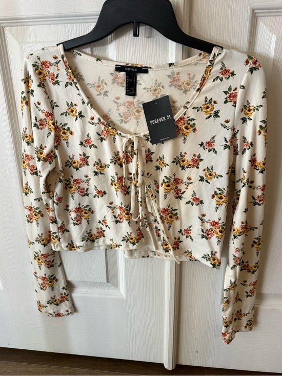 Forever 21 Tops - Forever 21 Cream Floral Lace-Up Long Sleeve Top